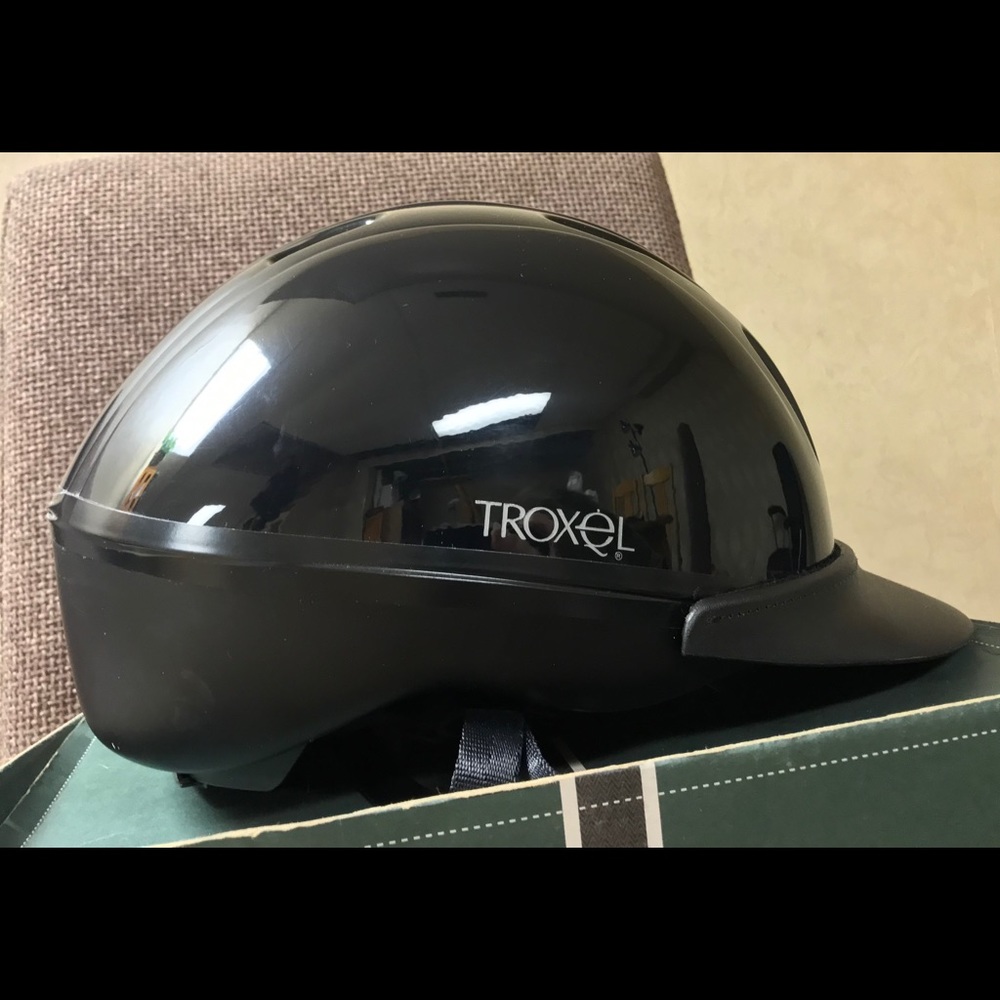 Riding helmet